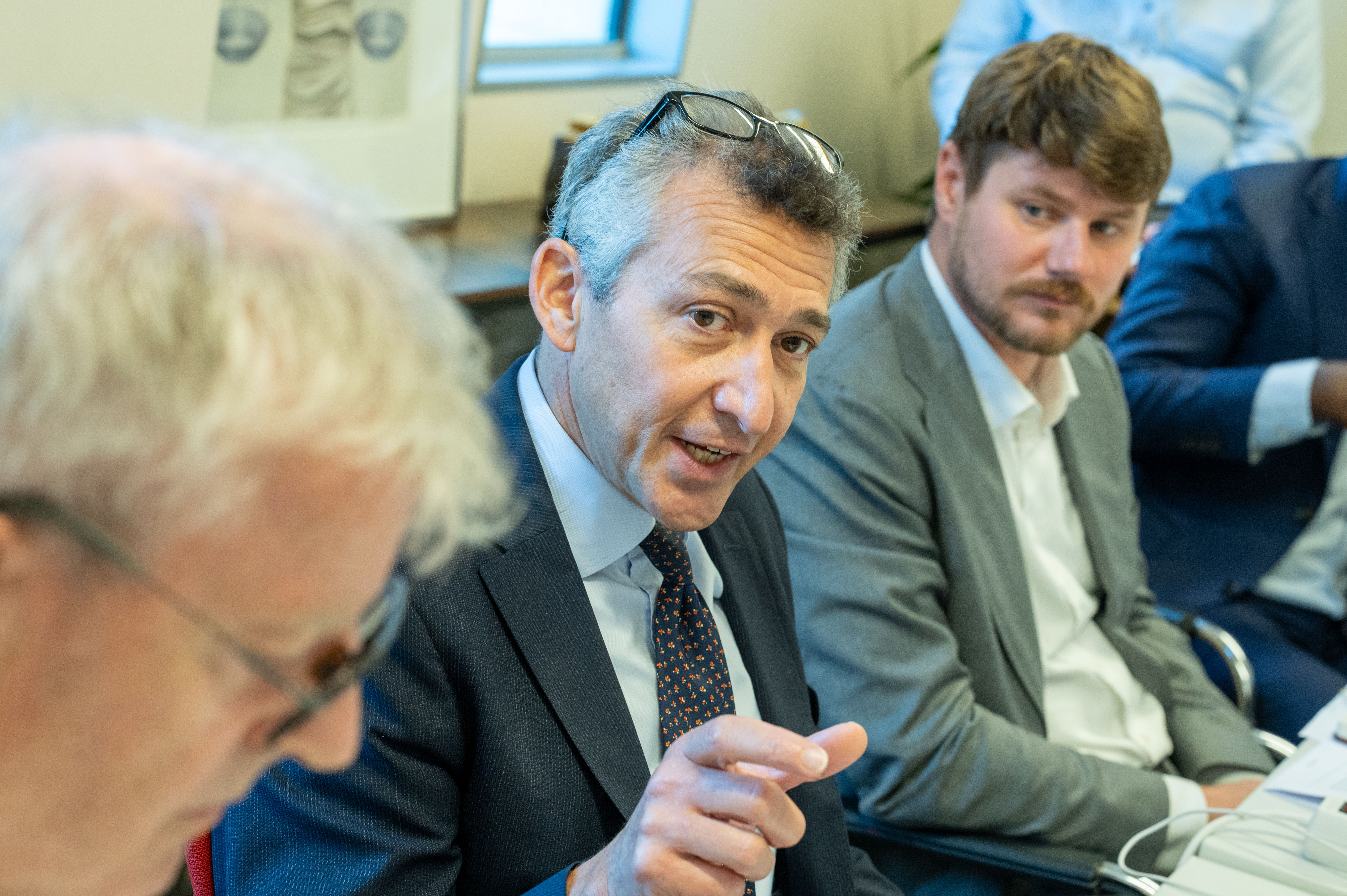 19 september 2025
Financial Investigator Ronde Tafel interview "Green, Blue & Orange Bonds" in de Koepel in Haarlem.
Archiefnummers CSF250158 en CSF250159